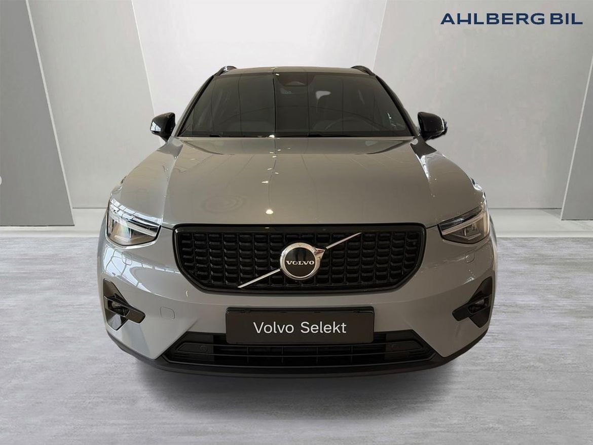 Volvo XC40 2025 - miniatyr 4