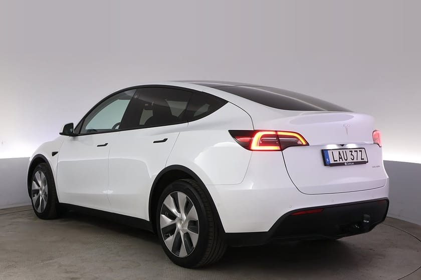 Bild 4 av Tesla Model Y Long Range AWD Autopilot Panorama Drag