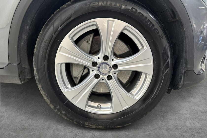 Bild 4 av Mercedes-Benz GLC 220 d 4MATIC / Luftfjädring / Värmare / Drag