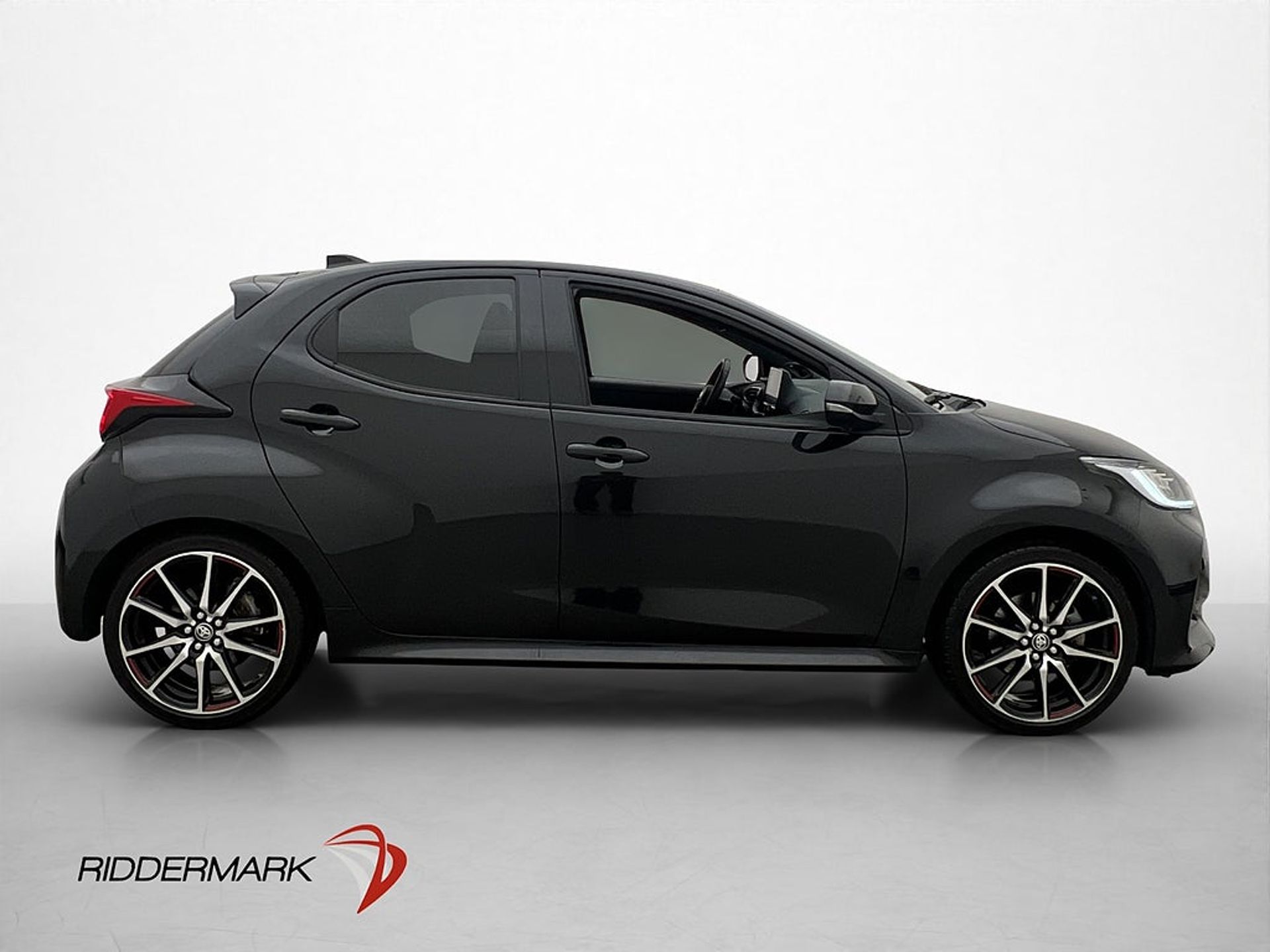 Toyota Yaris Hybrid GR Sport JBL 2023, kuva 4/10