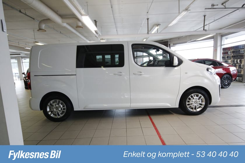 Bilde 3 av Peugeot e-Expert Mester L2 75kWh 136hk