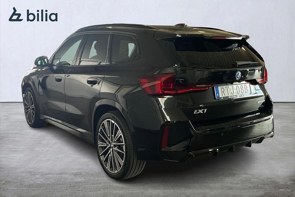 BMW iX1 eDrive20, 204ps, 2026