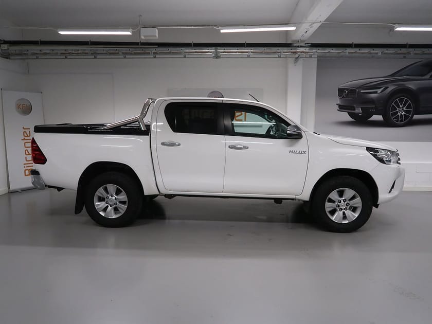 Bild 5 av Toyota Hilux Dubbelhytt 2.4 AWD V-Däck ingår Värmare-Drag-Kamera-Fla