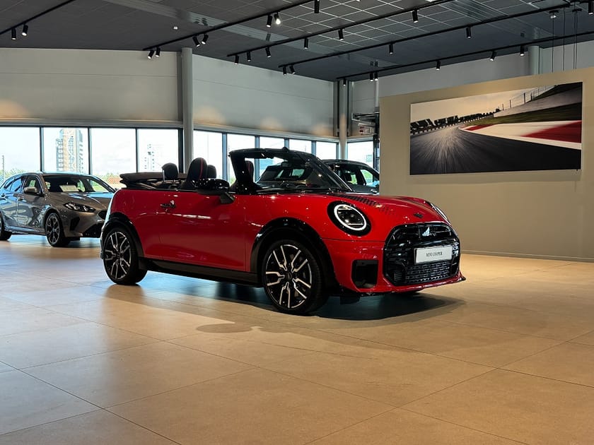 Bild 3 av MINI Cooper S Convertible Cab JCW Trim H/K Head-Up Rattvärme