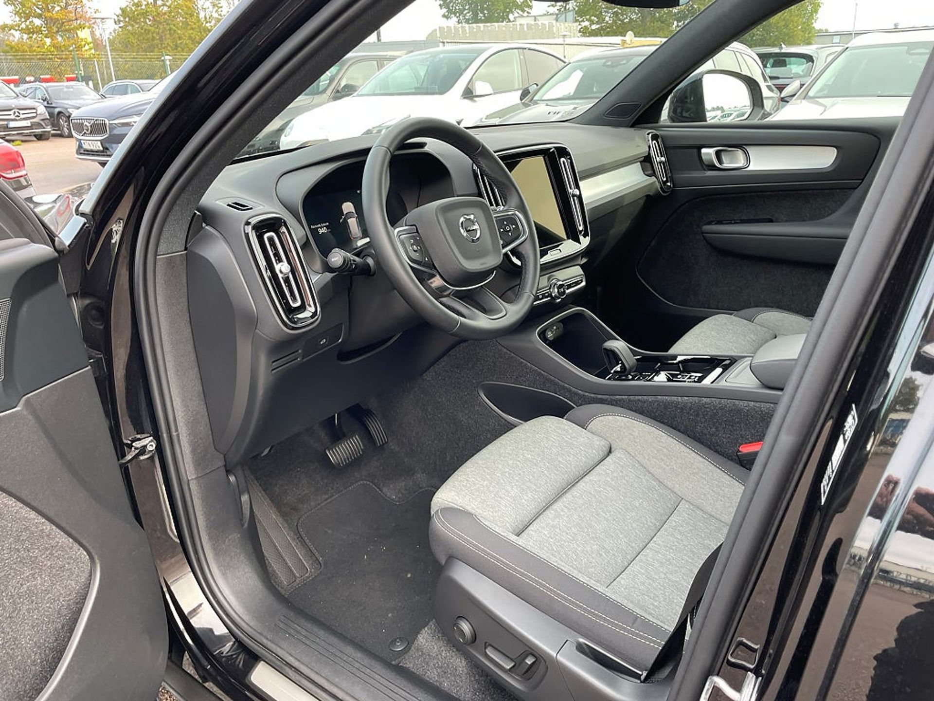 Volvo XC40 B4 MILDHYBRID Plus Dark 2026, bild 5/5