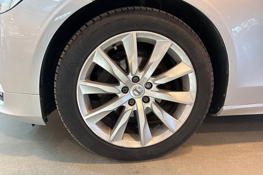 Bild 4 av Volvo S90 T4 Momentum Advanced Edition 190 Hk Backkamera