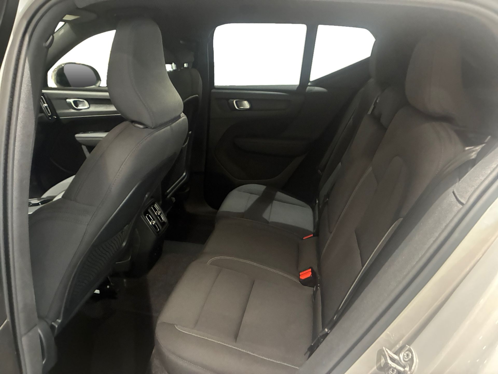 Volvo EX40 2025, bild 6/10