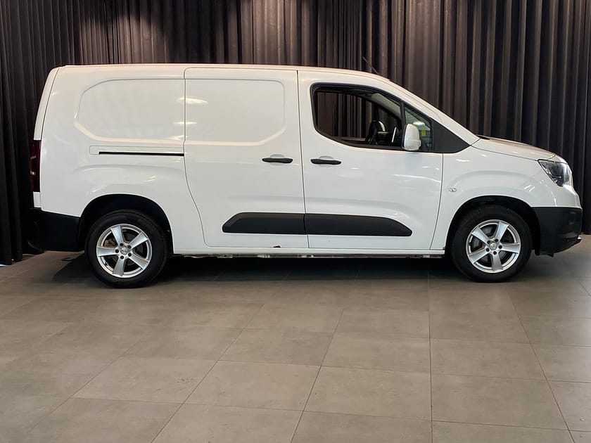 Bild 4 av Opel Combo Cargo XL L2 (Lång)/ Ny Kamrem/Moms/Drag/1 år garanti
