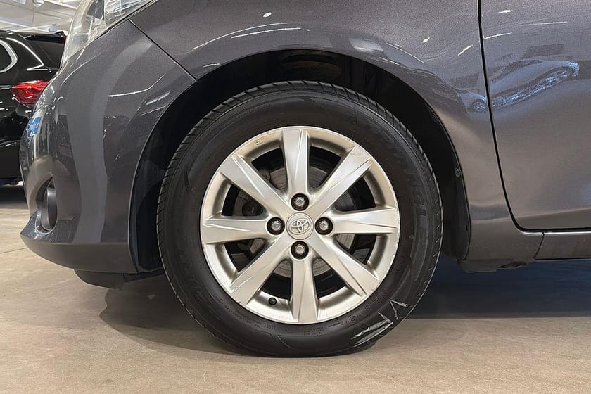 Bild 4 av Toyota Yaris 5-dörrar 1.33 Dual VVT-i Automat / Backkamera
