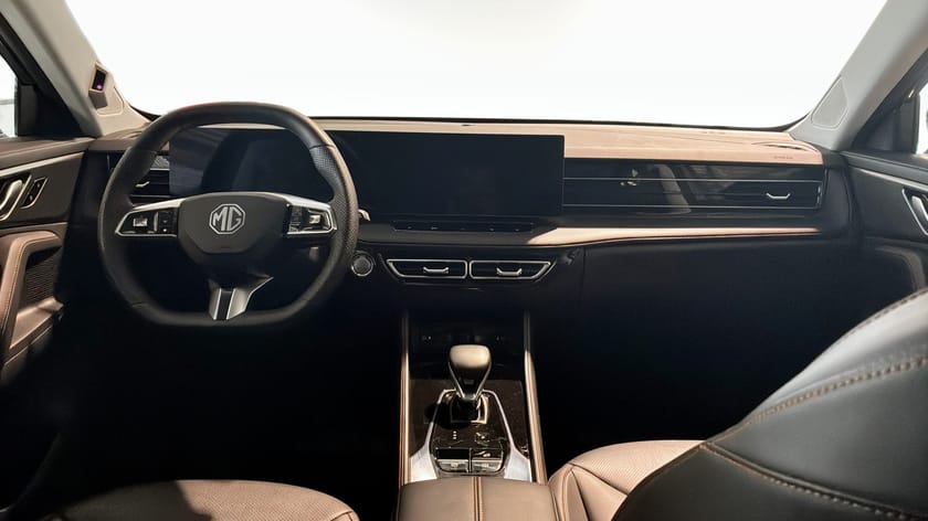 Bild 4 av MG HS PHEV LUX 1.5T AT (BLACK)