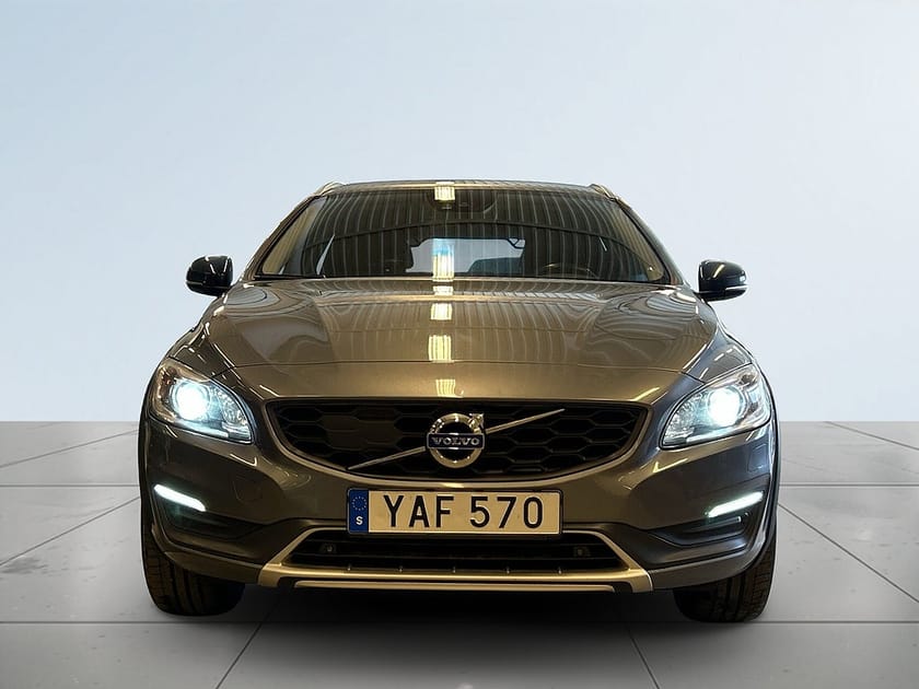 Bild 2 av Volvo V60 Cross Country D4 AWD Summum Drag/P-Värm/S&V/P-Sens/Skinn/Rem bytt/Nav