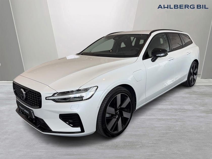 Bild 3 av Volvo V60 T6 Plus Dark Nordic Edition - Plus ,  Dragkrok ,  360 kamera ,  Heads up display ,  Mörkt tonade rutor