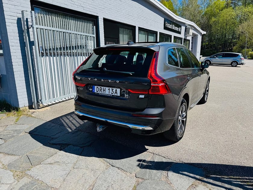 Bild 3 av Volvo XC60 Recharge T6 AWD 350HK / PANORAMA / NAVI / DRAG