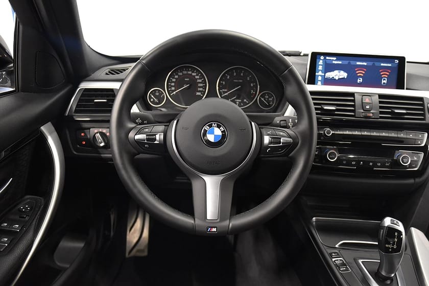 Bild 2 av BMW 330i Sedan M Sport Alcantara Backkamera 252hk