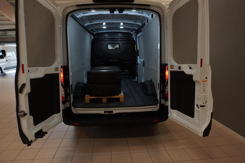 Bild 5 av Ford E-Transit 350 Skåp Trend L3 Drag 360°
