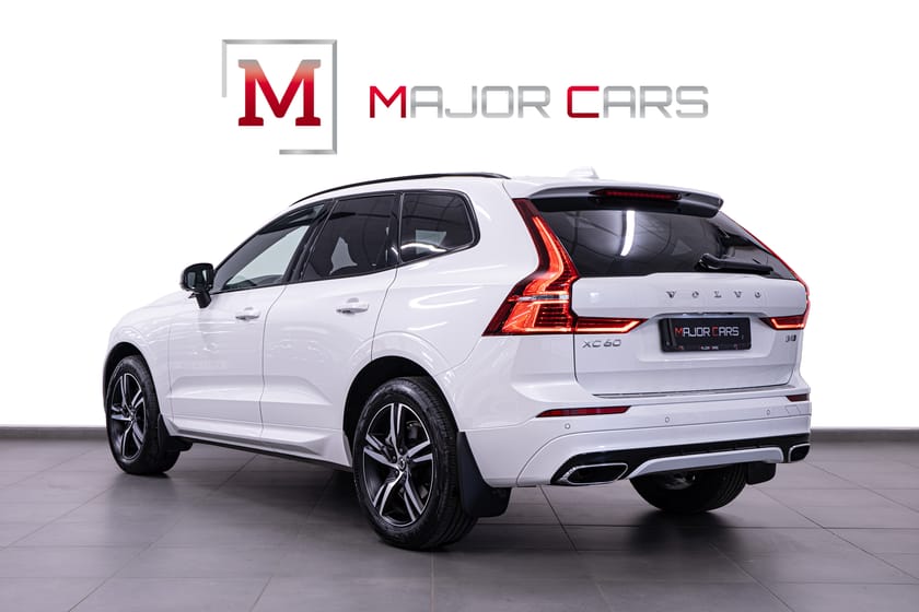 Bild 4 av Volvo XC60 B4 AWD R-Design Pano H/K 360° HuD Drag 4-Zons 197hk