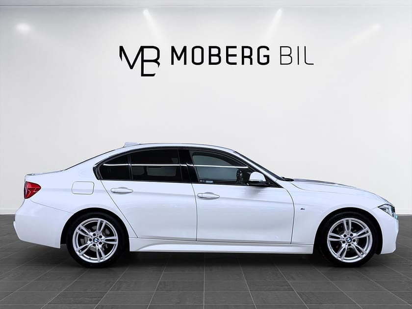 Bild 3 av BMW 318d Sedan 150hk M Sport Drag Alcantara PDC Navi