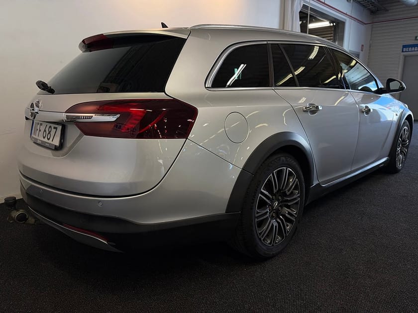Bild 3 av Opel Insignia Country Tourer 2.0 CDTI 4x4 Business | Dragkrok | Vhjul