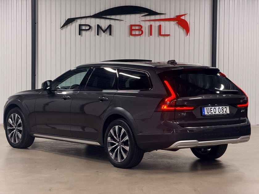 Bild 4 av Volvo V90 Cross Country B4 AWD B&W Panorama Läder Geartronic Advanced S&V-Hjul