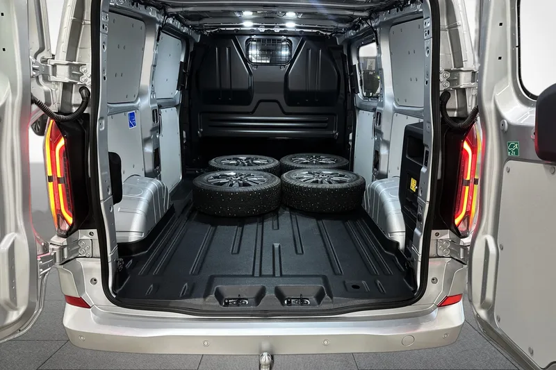 Ford E-Transit Custom 320 bilde 7