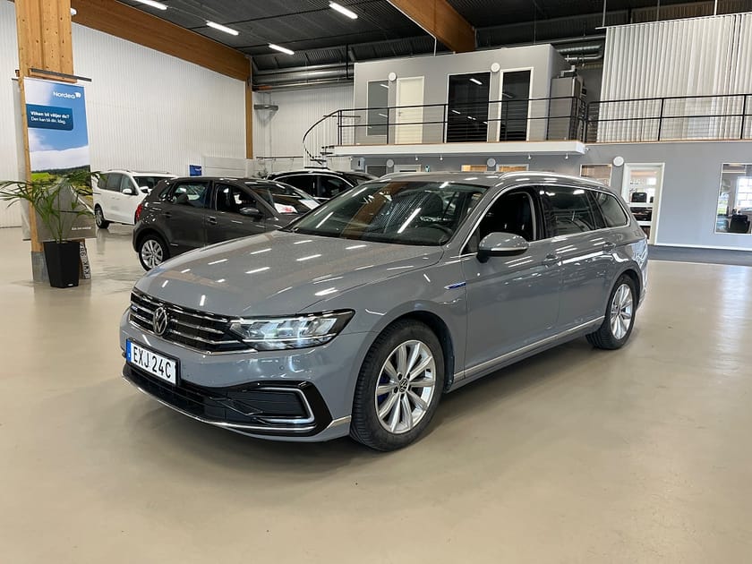 Bild 1 av Volkswagen Passat Sportscombi GTE LADDHYBRID 1.4 TSI AUT (drag+värmare)