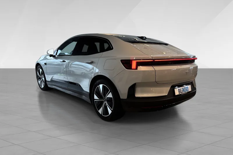 Polestar 4 Long Range Dual motor bilde 4