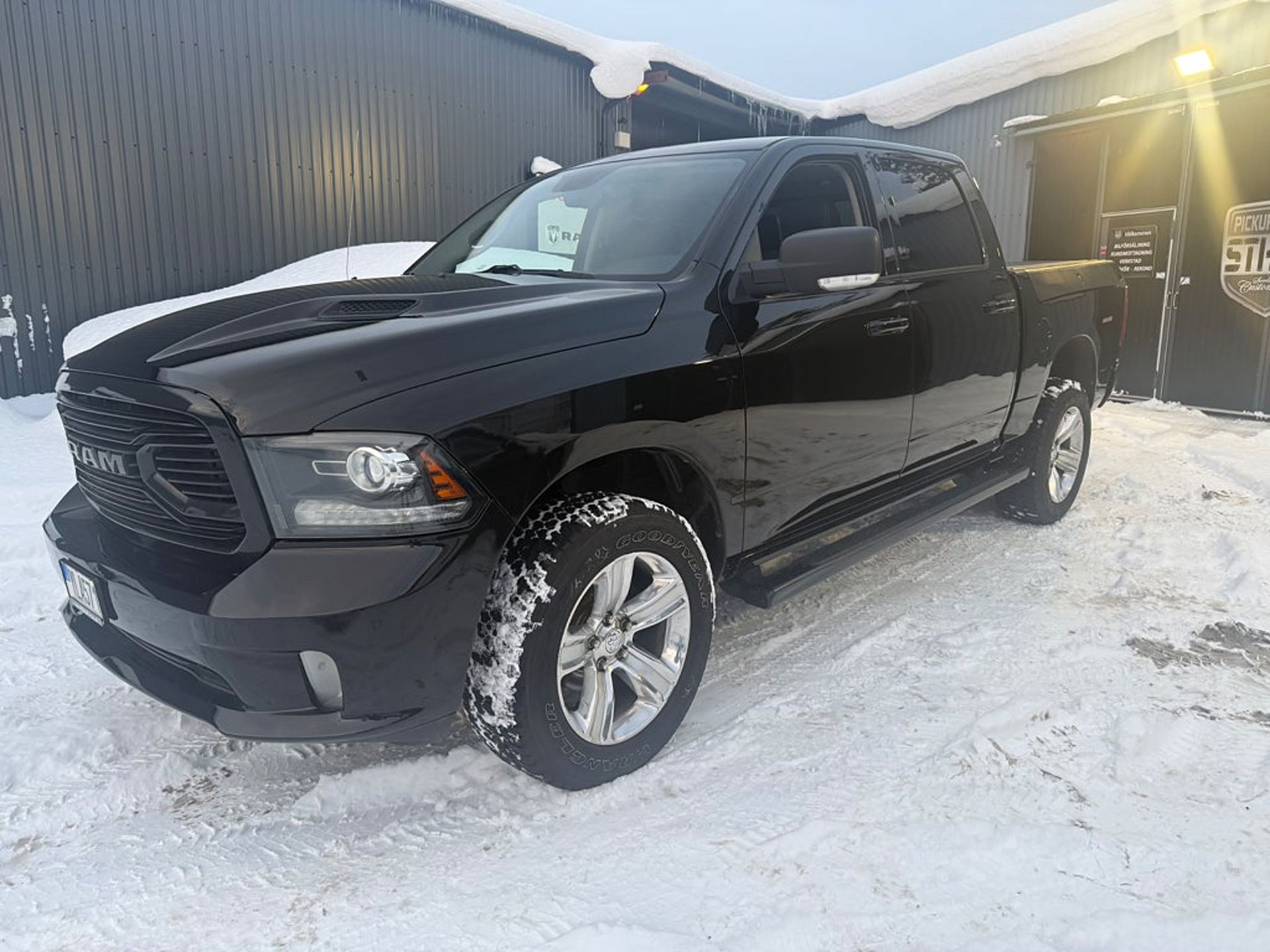 RAM 1500 Crew Cab 5.7 V8 HEMI 4x4 2018, photo 6/9
