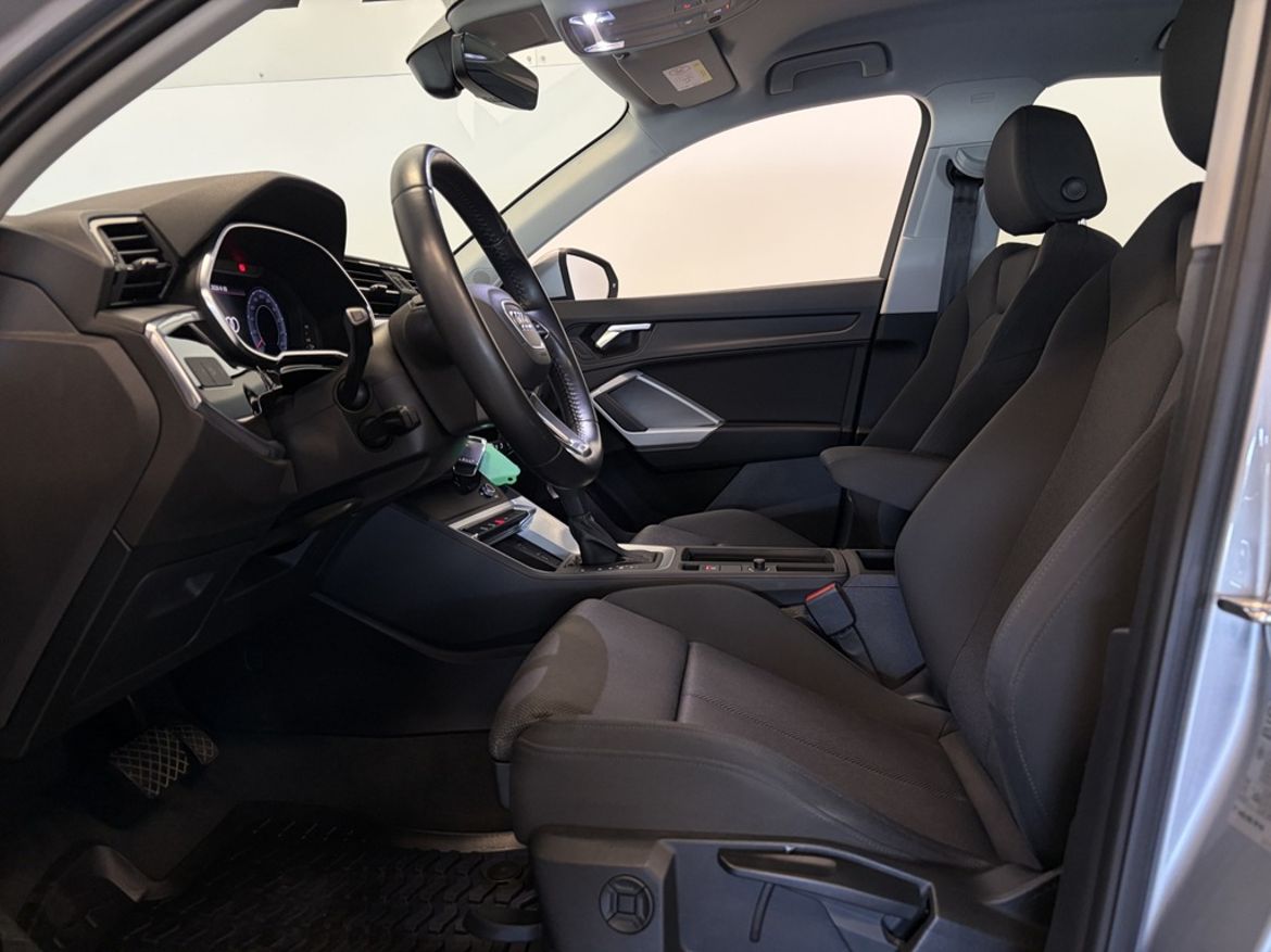 Audi Audi Q3 40 TFSI quattro — bild 9