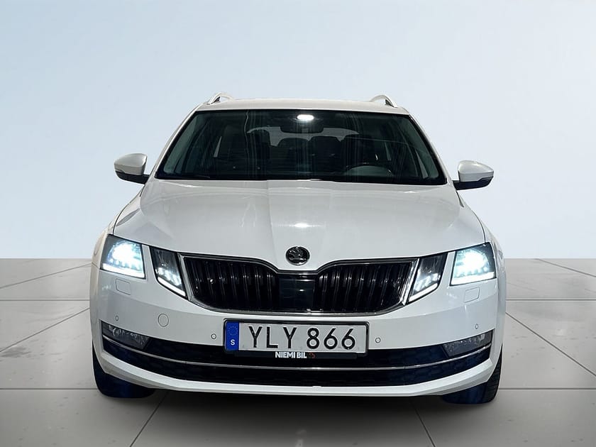 Bild 2 av Škoda Octavia Kombi Skoda 2.0 4x4 Amundsen Dvärm Drag Kamera Canton GPS SoV