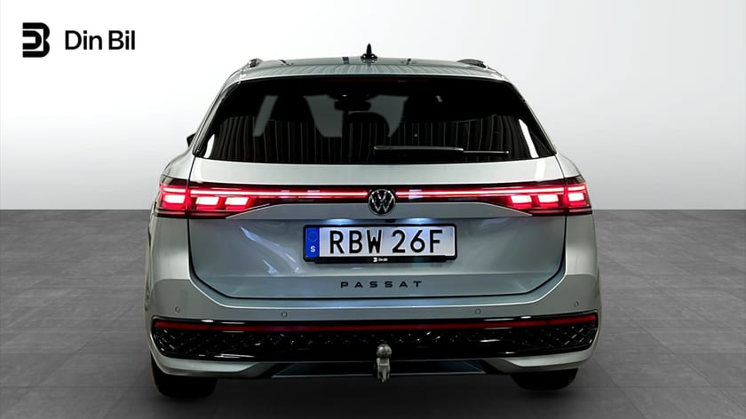 Bild 5 av Volkswagen Passat Variant eHybrid DSG SWE R-Line Black Panorama Drag Värmare
