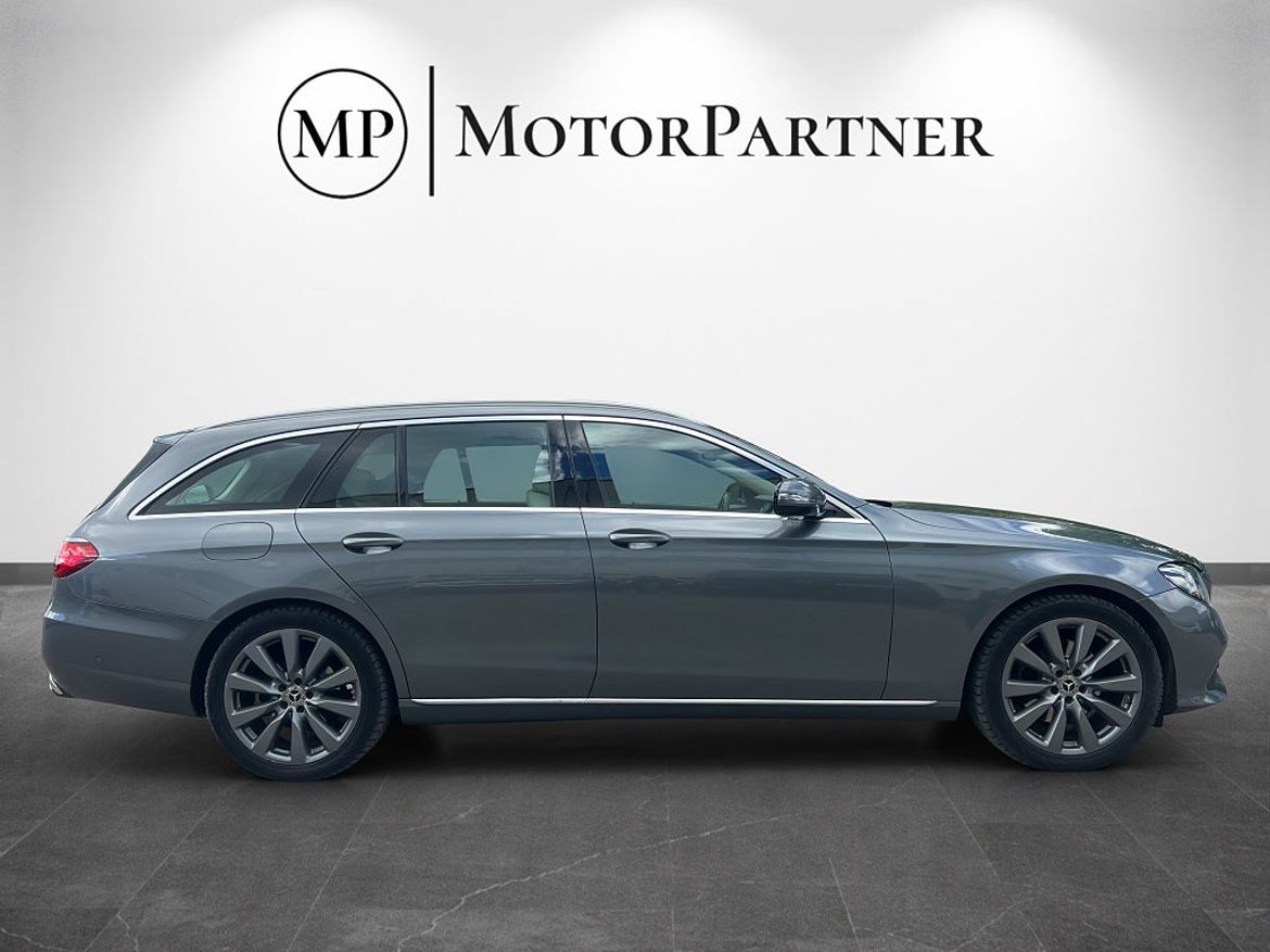 Mercedes-Benz E 220 T d 4MATIC, bild 8 av 17