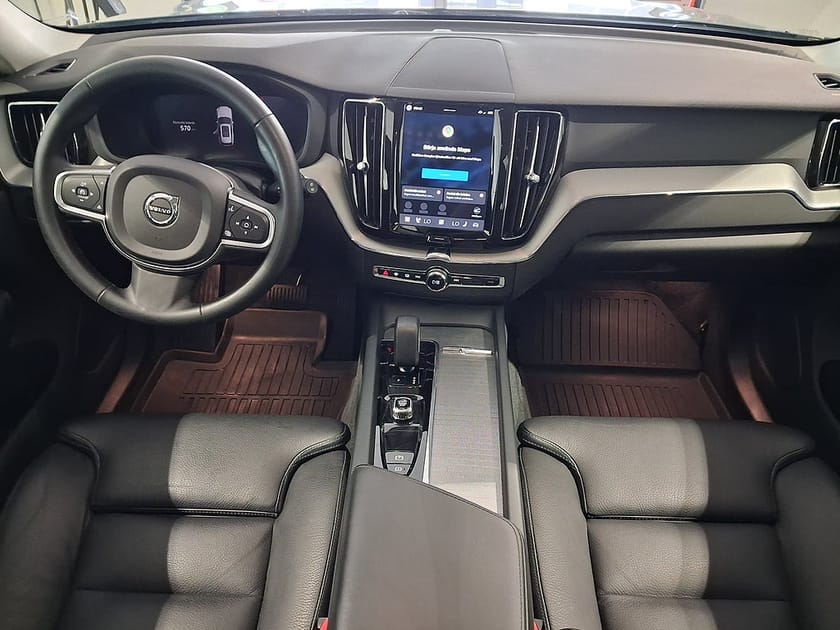 Bild 5 av Volvo XC60 T6 Recharge Core Bright plug in AWD 350HK 4x4 Panorama