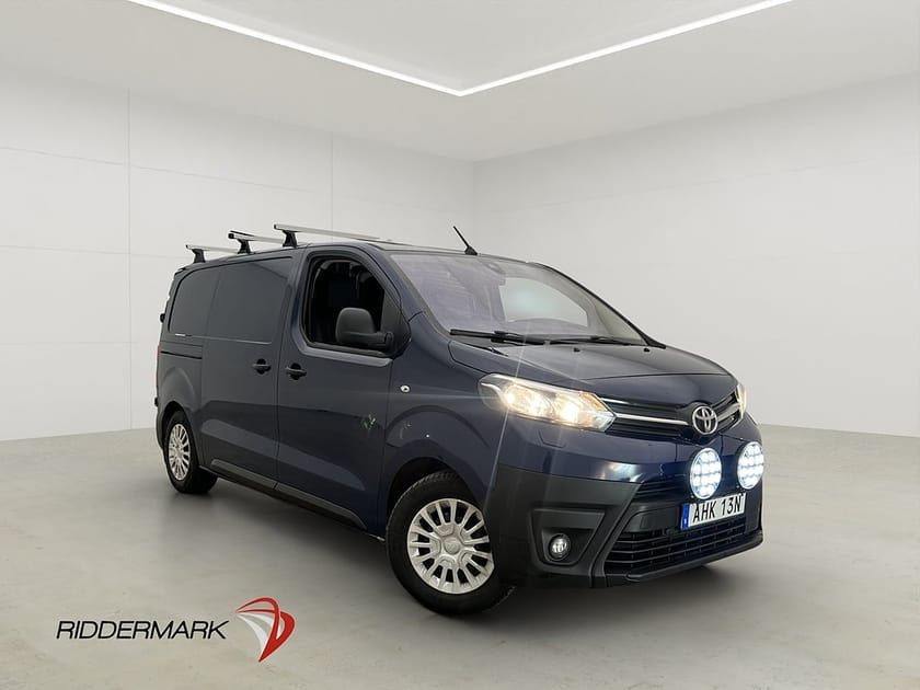 Bild 1 av Toyota Proace L2 Ny-Kamrem Värm Drag 2xDörr V-Inredd Moms