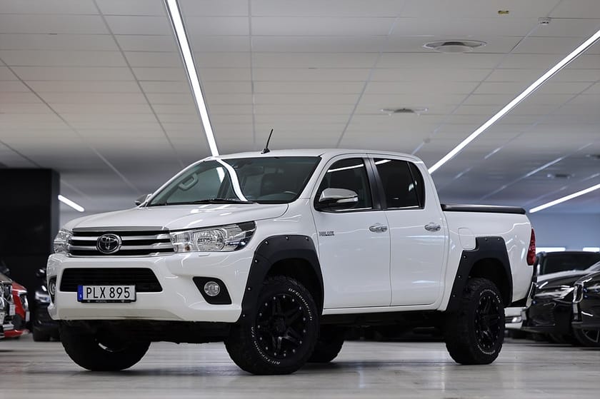 Bild 3 av Toyota Hilux Dubbelhytt 2.4 AWD 150hk Invicible Drag Flaklock