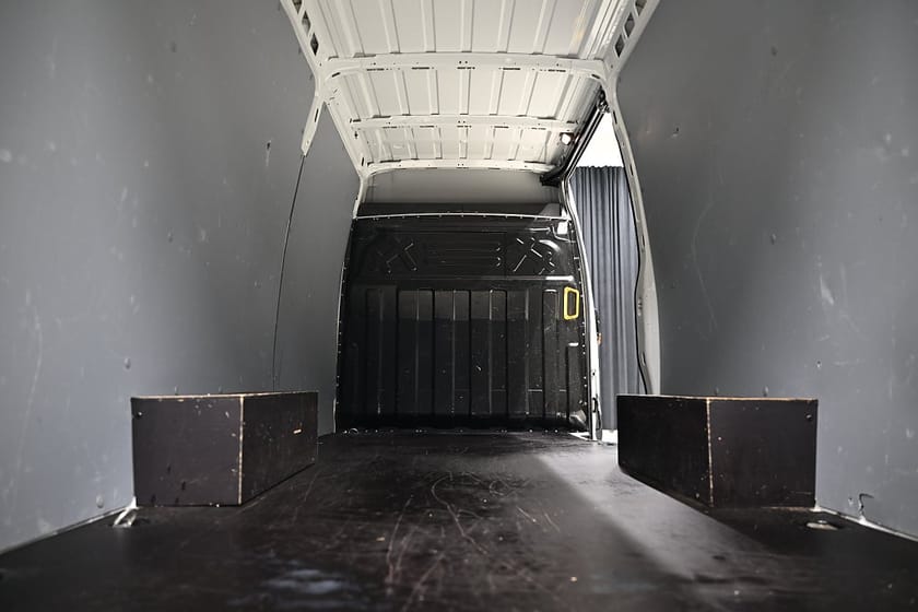 Bild 5 av Iveco Daily 35-140 Van 136HK L3H2 Automat|Dieselvärmare|3.5ton-dragvikt|Lågmil