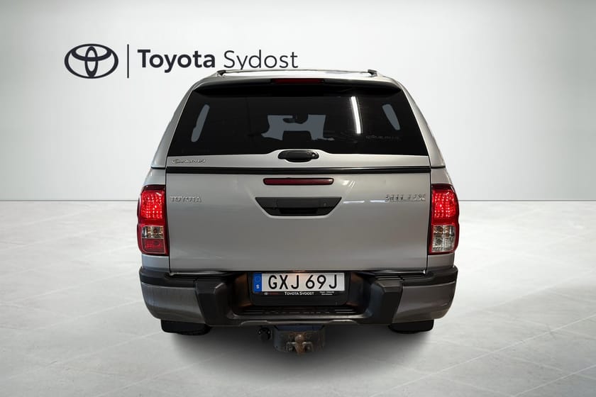 Bild 4 av Toyota Hilux Dubbelhytt Kåpa Båge