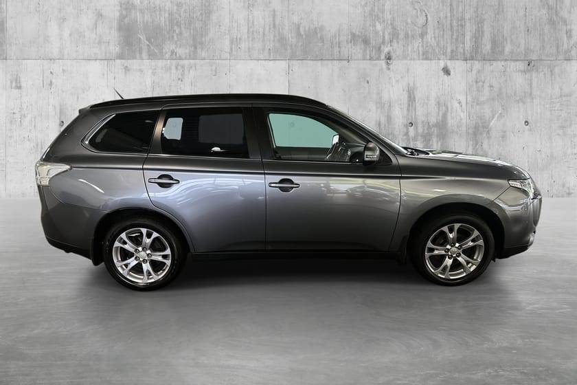 Bilde 4 av Mitsubishi Outlander 2.2 150hk Diesel AWD/Hengerfeste/Skinn/Dab