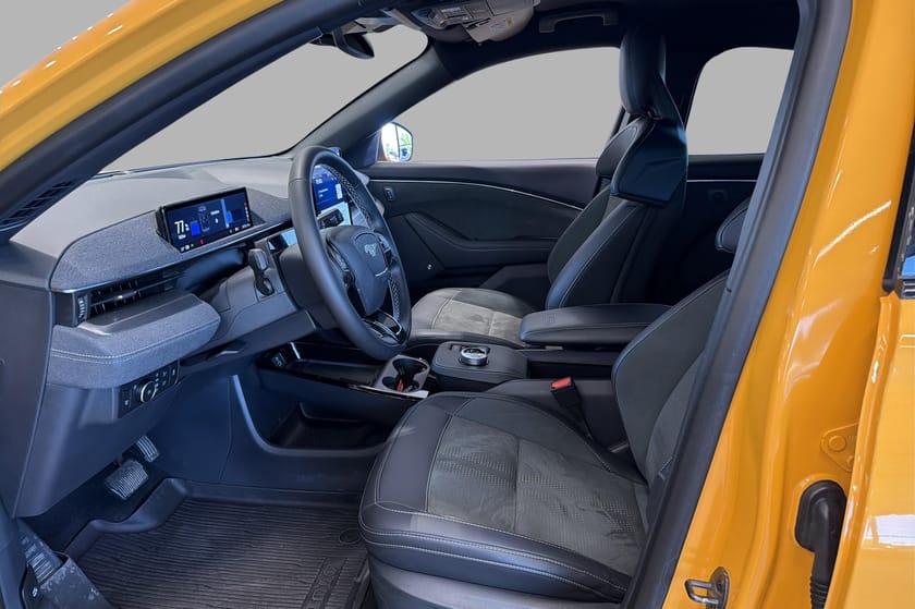 Bilde 3 av Ford Mustang Mach-E GT LR AWD -Cyber Orange