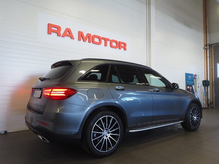 Bild 4 av Mercedes-Benz GLC 250 d 4MATIC 9G-Tronic AMG Pano Navi Drag Kamera D-Värm