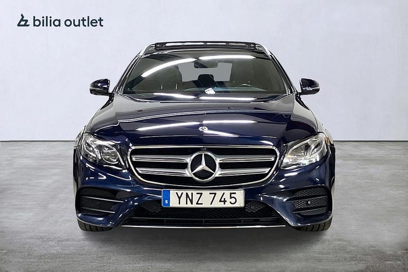 Bild 3 av Mercedes-Benz E 400 T 4MATIC AMG Sky 333hk Panorama Drag Burmester 360°