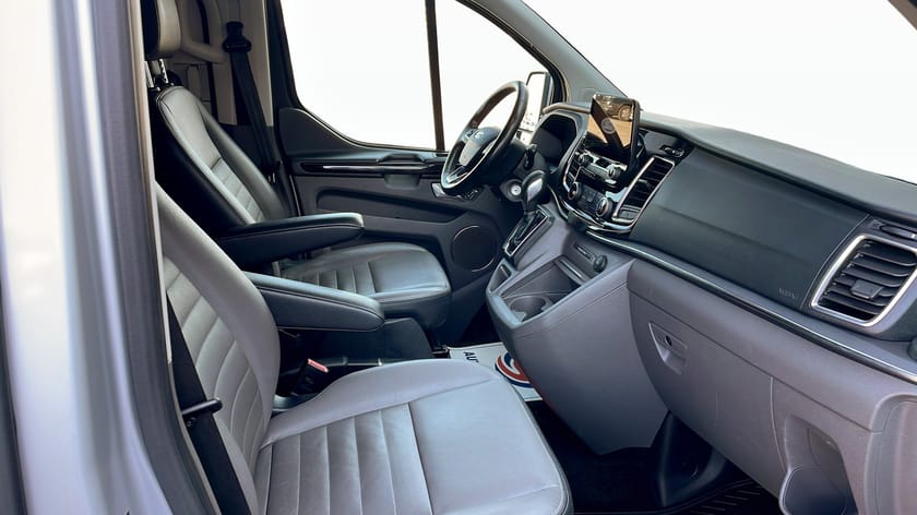 Bild 3 av Ford Tourneo Custom 320 TITANIUM L2 185 HK AUT 8-SITS