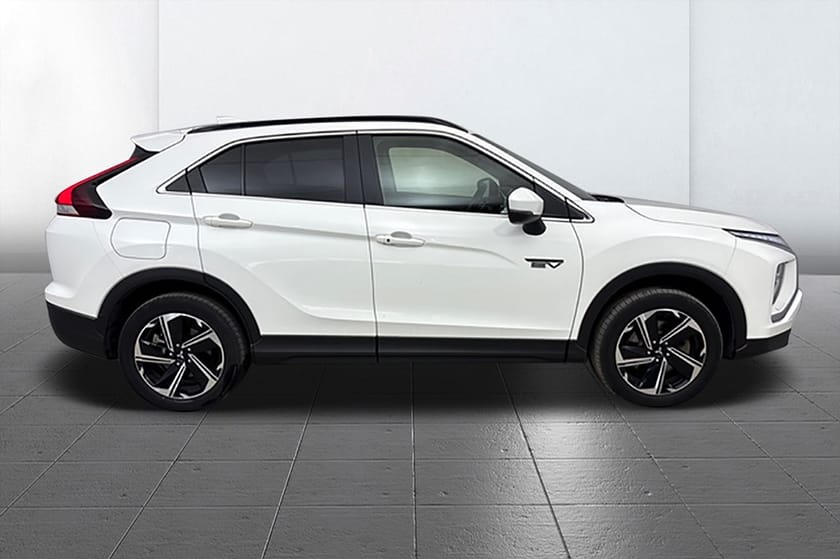 Bild 4 av Mitsubishi Eclipse Cross PHEV 2.4 AWD Delläder Kamera Keyless 188hk