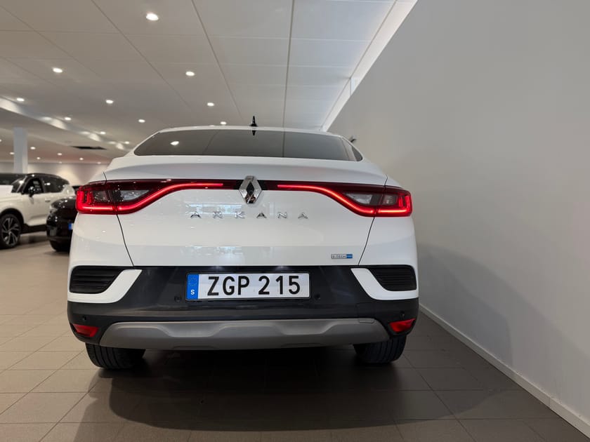 Bild 5 av Renault Arkana E-TECH 145 HEV Intens DCT / Farthållare / Parkerings sensorer fram och bak / Adaptiv farthållare / Navigering /