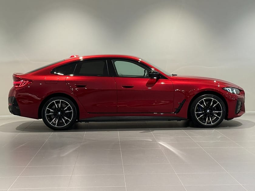 Bild 3 av BMW i4 M60 xDrive Gran Coupé Fully Charged Innovation Drag Adpt Farth 19"