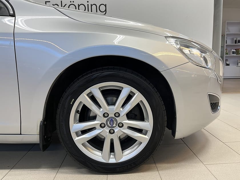 Bild 4 av Volvo S60 D4 Momentum 163hk D-värmare I Läderklädsel