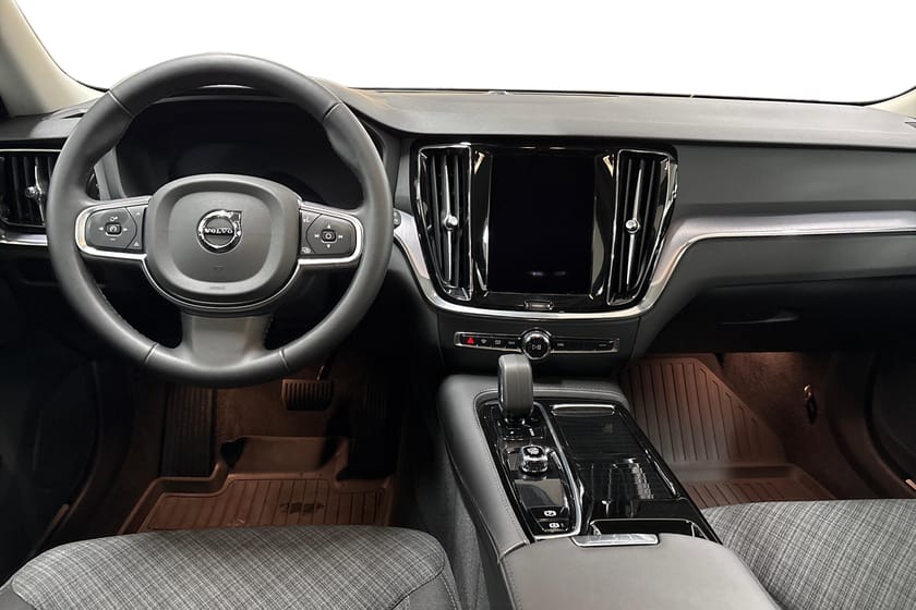 Bild 2 av Volvo V60 Recharge T6 II Core Edition/Navi/Kamera/El-Värmare