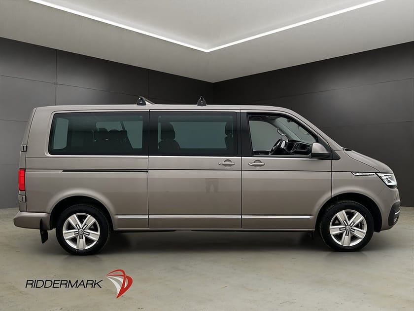Bild 2 av Volkswagen Caravelle Lång Värm Drag B-Kamera CARPLAY Moms