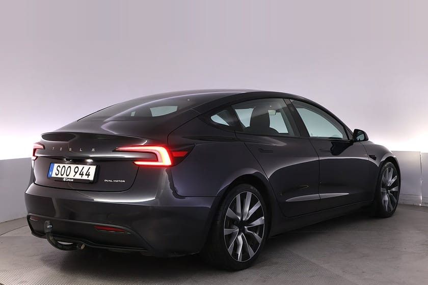 Bild 5 av Tesla Model 3 Long Range AWD Highland Autopilot Drag Pano