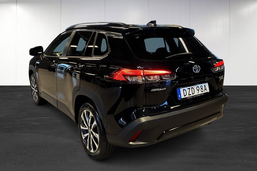Bild 4 av Toyota Corolla Cross Hybrid AWD-i e-CVT | Executive | Pano | Backkamera | Helläder |