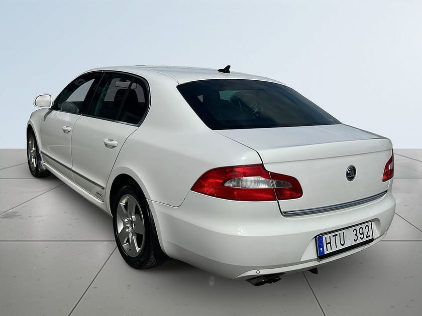 Bild 5 av Škoda Superb Skoda 1.8 TSI Elegance Dragkrok/SoV-Däck/Psensorer
